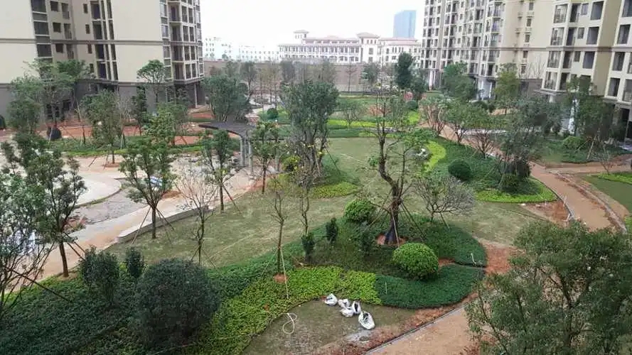 吳忠市區(qū)2014年才機(jī)廠片區(qū)、羅渠二期續(xù)建公共租賃住房、吳忠市市區(qū)工礦棚戶(hù)區(qū)、早元農(nóng)機(jī)市場(chǎng)片區(qū)項(xiàng)目綠化工程