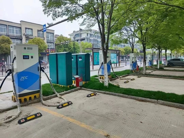 邯鄲市東湖新區(qū)新能源充電站及停車場基礎(chǔ)設(shè)施建設(shè)項(xiàng)目李牧街（完璧歸趙路-永通路）勘察設(shè)計(jì)施工總承包（EPC）及監(jiān)理項(xiàng)目